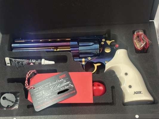 KORTH Classic Revolver 6 Zoll Blau Hochglänzend .44 Magnum - Vorführwaffe