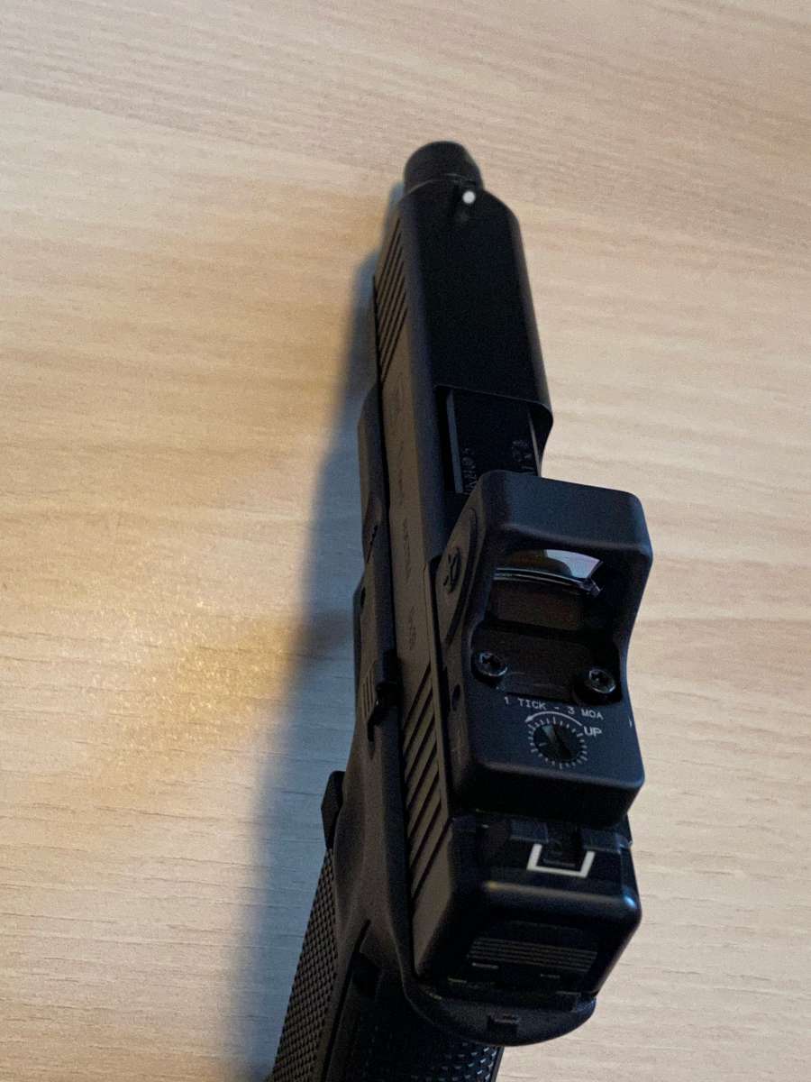 Glock 19 Gen 5 MOS FS SD (9x19) - Vorführwaffe mit RMRcc und Adapterplatte